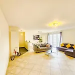 아파트 Exclusive 2 Bedroom In The Heat Of Gare *